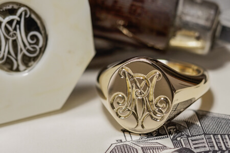 【Semi-custom made】Hand Engraved Oval Signet Ring(9ct Yellow Gold) 「RM」 【Semi-custom made】Hand Engraved Oval Signet Ring(9ct Yellow Gold) 「RM」