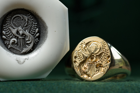 Hand Engraved Oval Signet Ring(Brass)「S+オオゴチョウ」 Hand Engraved Oval Signet Ring(Brass)「S+オオゴチョウ」
