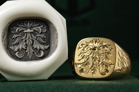 Hand Engraved Mellow Square Signet Ring(K18YG)「木村」+「KHJ・KM(側面彫刻)」+「M(裏面彫刻)」 Hand Engraved Mellow Square Signet Ring(K18YG)「木村」+「KHJ・KM(側面彫刻)」+「M(裏面彫刻)」