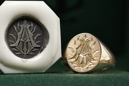Hand Engraved Oval Signet Ring(K9YG)「AA+月下美人」 Hand Engraved Oval Signet Ring(K9YG)「AA+月下美人」