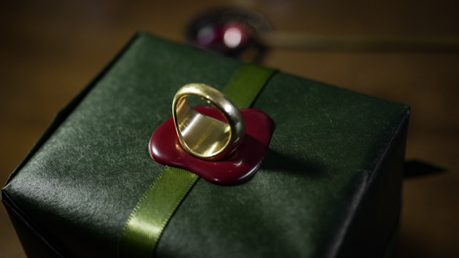 KUBUSのラッピング-シグネットリングによる蝋封