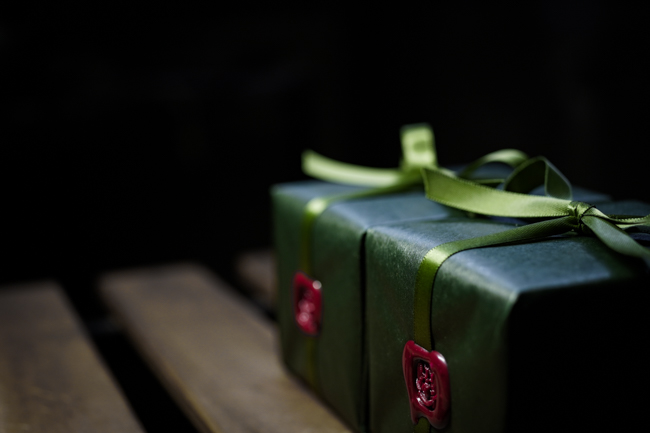 KUBUSのラッピングを終えたリングケース