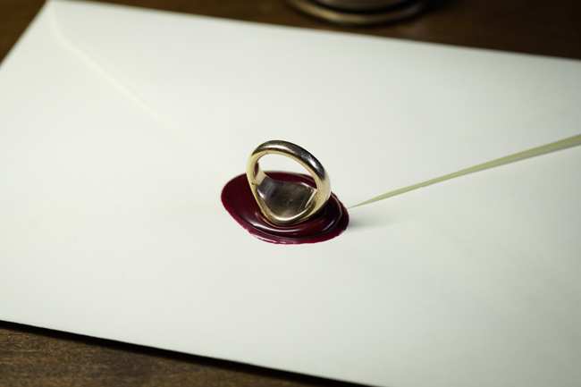 シグネットリングによる封蝋