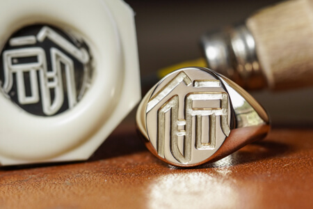 Hand Engraved Oval Signet Ring(K10YG) 「裕」 Hand Engraved Oval Signet Ring(K10YG) 「裕」