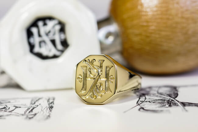 【Semi-custom made】Hand Engraved Octagon Signet Ring(18ct Yellow Gold(K18YG)) 「KH」_完成2