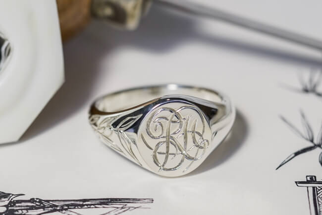 【Bespoke Order】Hand Engraved Mini Oval Signet Ring(Sv925) 「RH,Olive motif」_完成2