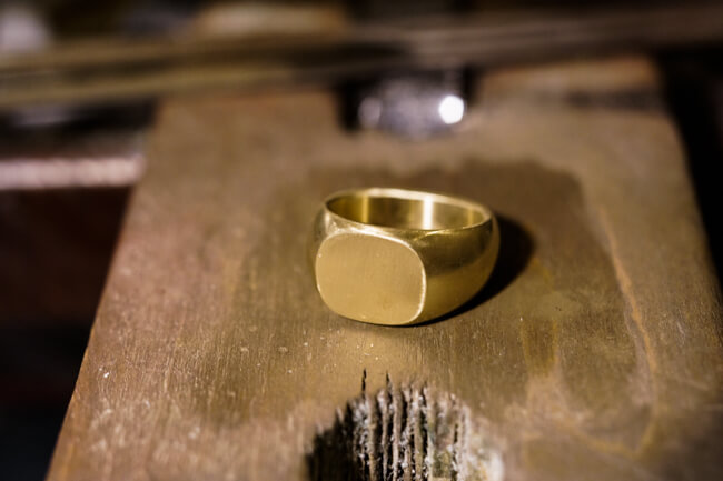 【Bespoke Order】Classic Oval Square Signut Ring_紙ヤスリ