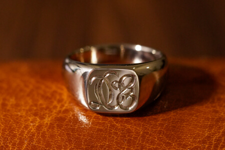 【Bespoke Order】Hand Engraved Square Signet Ring(18ct White Gold)ODE 【Bespoke Order】Hand Engraved Square Signet Ring(18ct White Gold)ODE