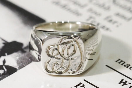 【Bespoke Order】Hand Engraved 10mm Square Signet Ring(Sv925) 「TD」 【Bespoke Order】Hand Engraved 10mm Square Signet Ring(Sv925) 「TD」