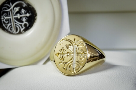 Hand Engraved Oval Signet Ring(K18YG)「E+模様」 Hand Engraved Oval Signet Ring(K18YG)「E+模様」