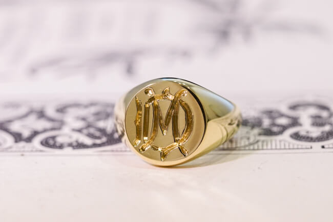 【Bespoke Order】Hand Engraved Circle Signet Ring(18ct Yellow Gold)「MD」_完成4