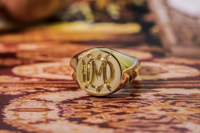 【Bespoke Order】Hand Engraved Circle Signet Ring(18ct Yellow Gold)「MD」_完成