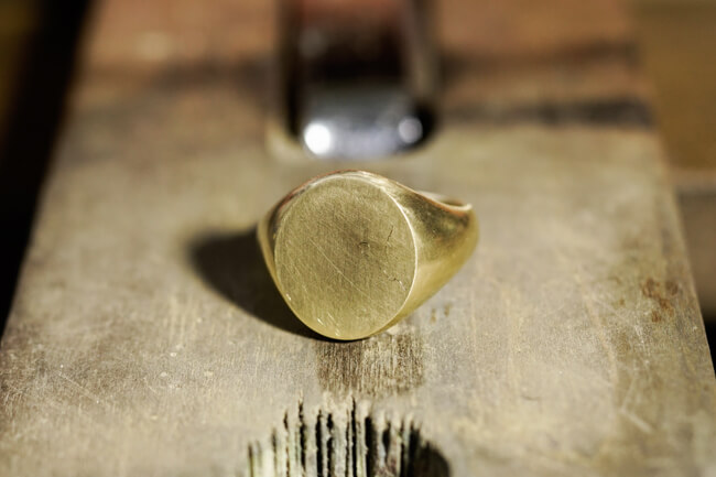 Big Oval Signet Ring_研ぎ後_斜め