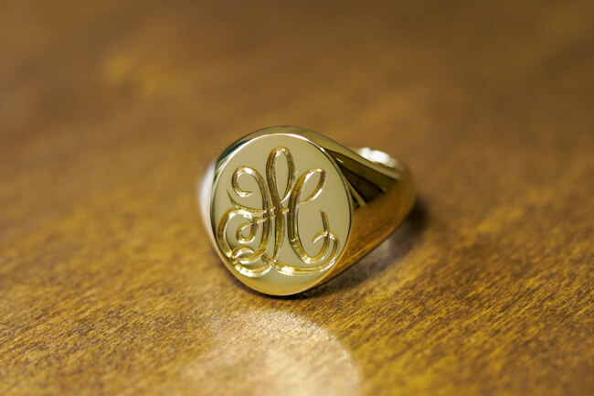 【Bespoke Order】Hand Engraved Big Oval Signet Ring(18ct Yellow Gold)「HL」_完成