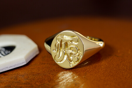 Hand Engraved Oval Signet Ring「FK,Cross」 Hand Engraved Oval Signet Ring「FK,Cross」(K18YG)