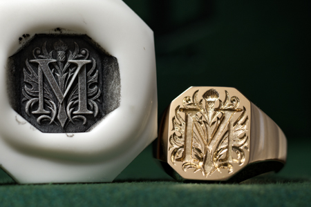 Hand Engraved Octagon Signet Ring(K9YG)「M+アザミ」 Hand Engraved Octagon Signet Ring(K9YG)「M+アザミ」