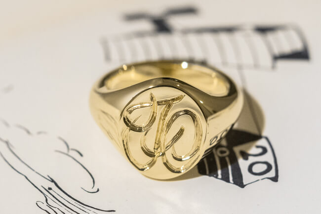 【Semi-custom made】Hand Engraved Oval Signet Ring(Brass) 「TO」_完成2