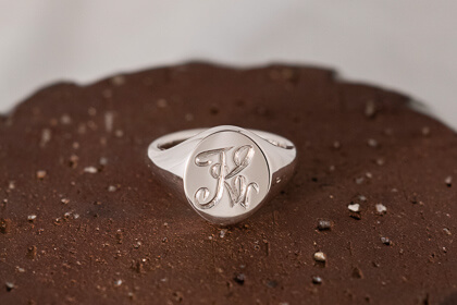 【Semi-custom made】The My Way×KUBUS Hand Engraved Oval Signet Ring(Sv925)Blog_thumbnail
