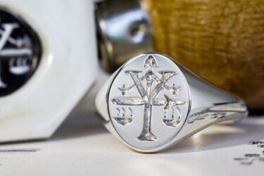 【Semi-custom made】Hand Engraved Oval Signet Ring(Sv925) 「Y、天秤、剣」 【Semi-custom made】Hand Engraved Oval Signet Ring(Sv925) 「Y、天秤、剣」