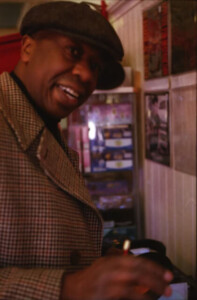 SOMA(2020).『御裾分』 レコード屋のおっちゃん