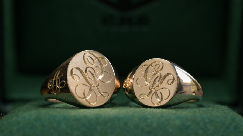 Hand Engraved Oval Signet Rings(K10YG)「CK」＋「AT（側面彫刻）」