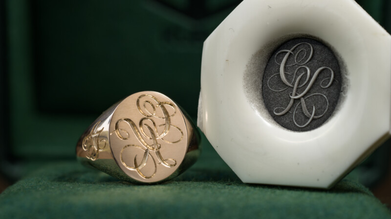 Hand Engraved Oval Signet Rings(K10YG)「CK」＋「AT（側面彫刻）」_2