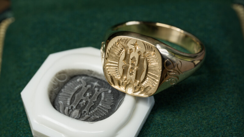 Hand Engraved Mellow Square Signet Ring(K14YG)「K+翼+星+蓮」+「T(側面彫刻)」+「N(側面彫刻)」_3 Hand Engraved Mellow Square Signet Ring(K14YG)「K+翼+星+蓮」+「T(側面彫刻)」+「N(側面彫刻)」_3