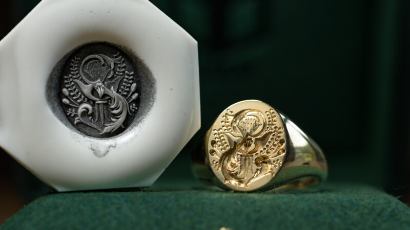 Hand Engraved Oval Signet Ring(Brass)「S+オオゴチョウ」