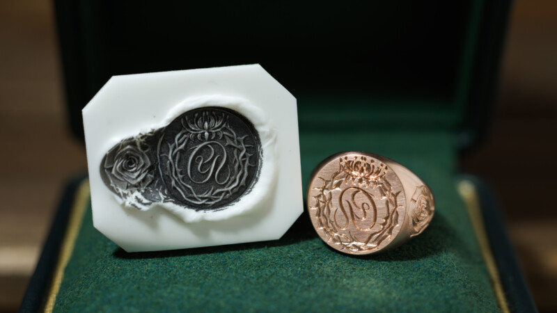 Hand Engraved Circle Signet Ring(K10PG)「Ray（お持ち込みデザイン）＋茨冠＋彼岸花」＋「バラ（側面彫刻）」_4