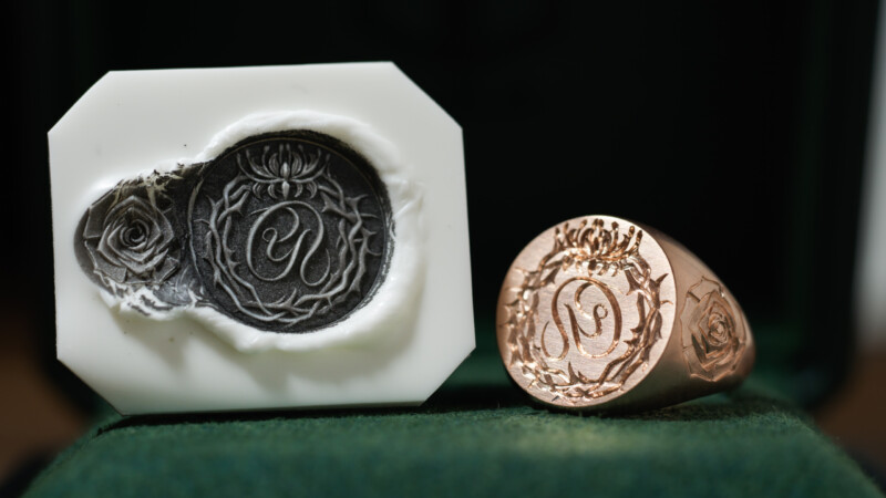 Hand Engraved Circle Signet Ring(K10PG)「Ray（お持ち込みデザイン）＋茨冠＋彼岸花」＋「バラ（側面彫刻）」_3