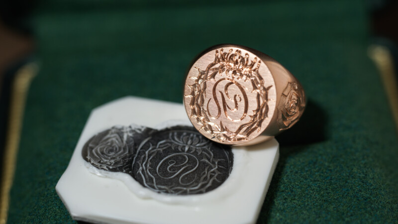 Hand Engraved Circle Signet Ring(K10PG)「Ray（お持ち込みデザイン）＋茨冠＋彼岸花」＋「バラ（側面彫刻）」_5