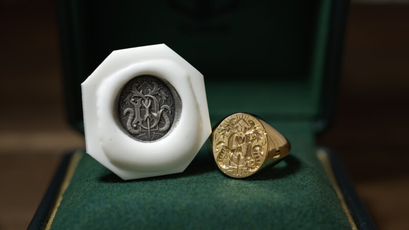 Hand Engraved Oval Signet Ring(K18YG)「YD＋扉＋光＋猫の尻尾＋稲妻や割れ目のような模様」_3
