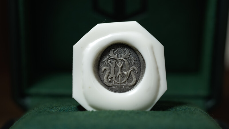 Hand Engraved Oval Signet Ring(K18YG)「YD＋扉＋光＋猫の尻尾＋稲妻や割れ目のような模様」_15