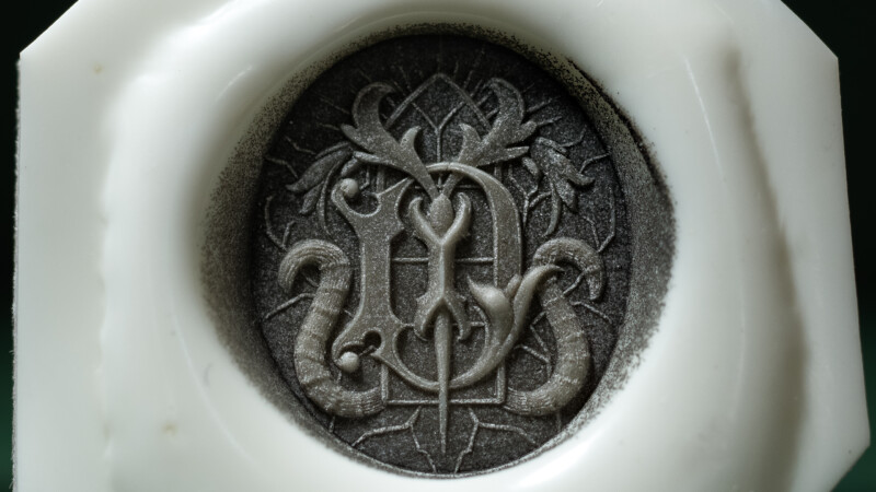 Hand Engraved Oval Signet Ring(K18YG)「YD＋扉＋光＋猫の尻尾＋稲妻や割れ目のような模様」_16