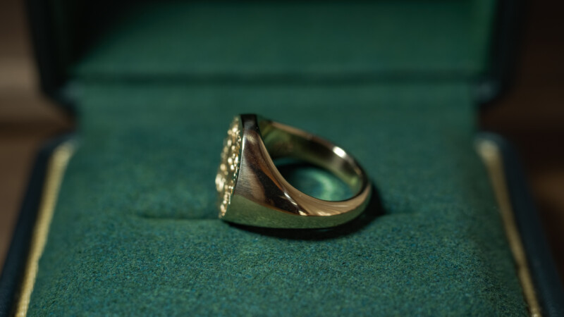 Hand Engraved Oval Signet Ring(K18YG)「YD＋扉＋光＋猫の尻尾＋稲妻や割れ目のような模様」_6