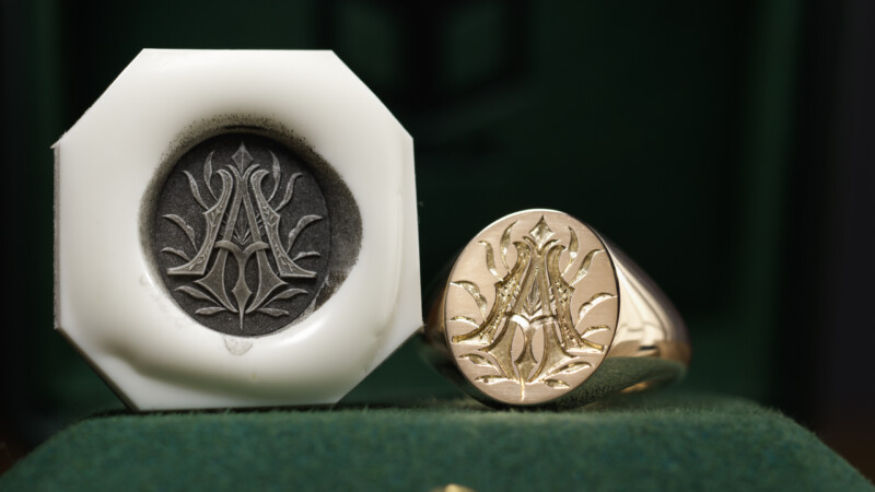 Hand Engraved Oval Signet Ring(K9YG)「AA＋月下美人」