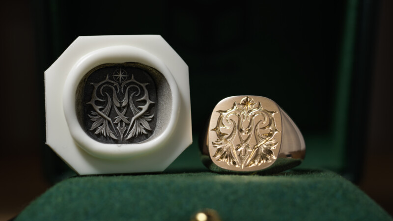 Hand Engraved Cushion Signet Ring(K10YG)「M＋茨＋目（羅針盤、舵）」