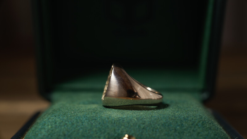 Hand Engraved Cushion Signet Ring(K10YG)「M＋茨＋目（羅針盤、舵）」_5