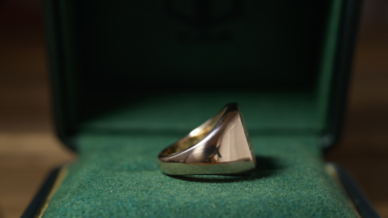 Hand Engraved Cushion Signet Ring(K10YG)「M＋茨＋目（羅針盤、舵）」_10