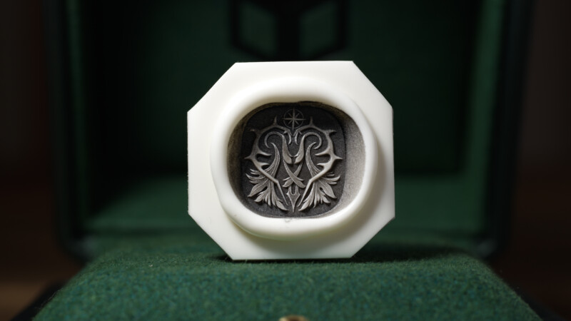 Hand Engraved Cushion Signet Ring(K10YG)「M＋茨＋目（羅針盤、舵）」_12