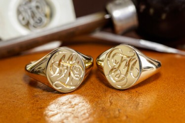 【Wedding Anniversary Signet Rings】Hand Engraved Oval Signet Ring「MT」(K14YG) 【Wedding Anniversary Signet Rings】Hand Engraved Oval Signet Ring「MT」(K14YG)