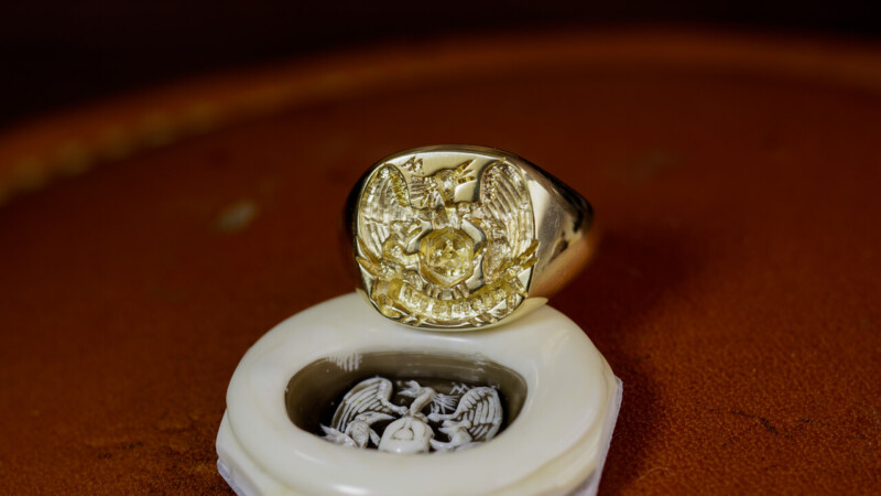 Hand Engraved Mellow Square Signet Ring「Full Coat of Arms」(K18YG)_6 Hand Engraved Mellow Square Signet Ring「Full Coat of Arms」(K18YG)_6