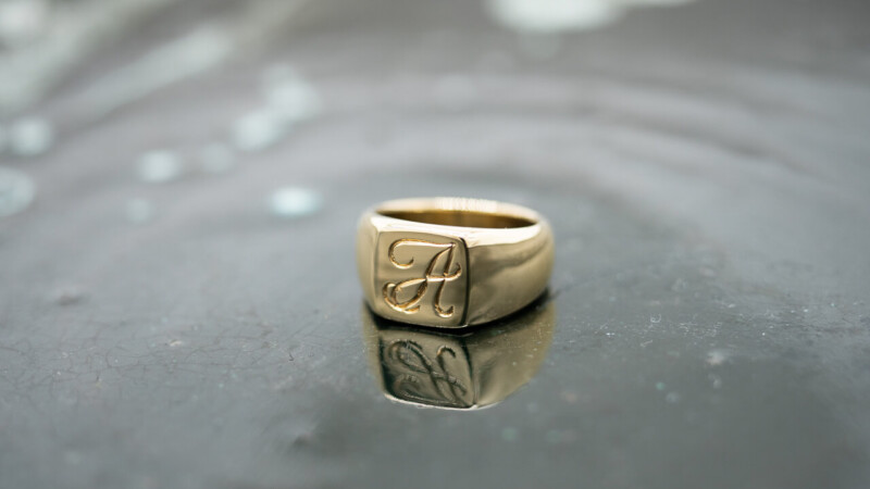 【Bespoke Order】鍛造 unMe-sU engraved Signet ring(Brass) 【Bespoke Order】鍛造 unMe-sU engraved Signet ring(Brass)