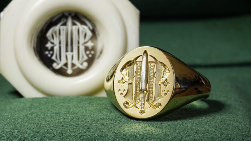 Hand Engraved Oval Signet Ring(K18YG)「HT+天叢雲剣」_3 Hand Engraved Oval Signet Ring(K18YG)「HT+天叢雲剣」_3