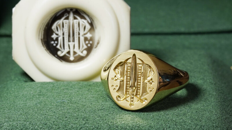 Hand Engraved Oval Signet Ring(K18YG)「HT+天叢雲剣」_4 Hand Engraved Oval Signet Ring(K18YG)「HT+天叢雲剣」_4