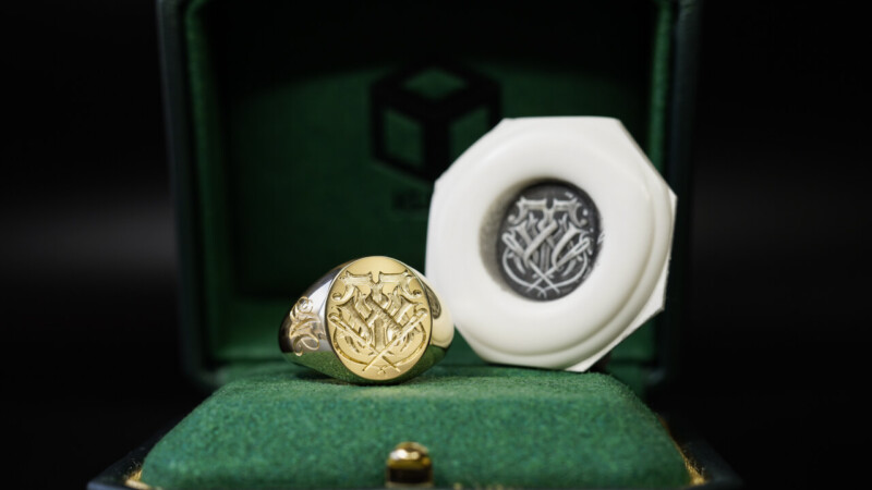 Hand Engraved Oval Signet Ring(K18YG) 「TMW＋メジャー＋針と糸」＋「AM」_4