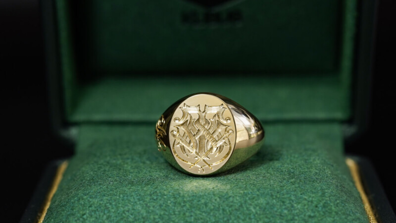 Hand Engraved Oval Signet Ring(K18YG) 「TMW＋メジャー＋針と糸」＋「AM」_6