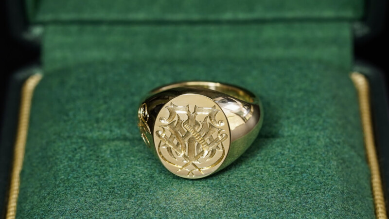 Hand Engraved Oval Signet Ring(K18YG) 「TMW＋メジャー＋針と糸」＋「AM」_7