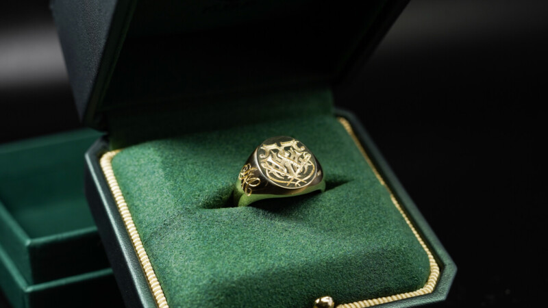 Hand Engraved Oval Signet Ring(K18YG) 「TMW＋メジャー＋針と糸」＋「AM」_21