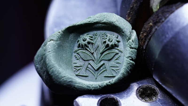 Hand Engraved Mellow Square Signet Ring(K9YG)「A+ハルリンドウ」+「太陽」+「風」_13 Hand Engraved Mellow Square Signet Ring(K9YG)「A+ハルリンドウ」+「太陽」+「風」_13